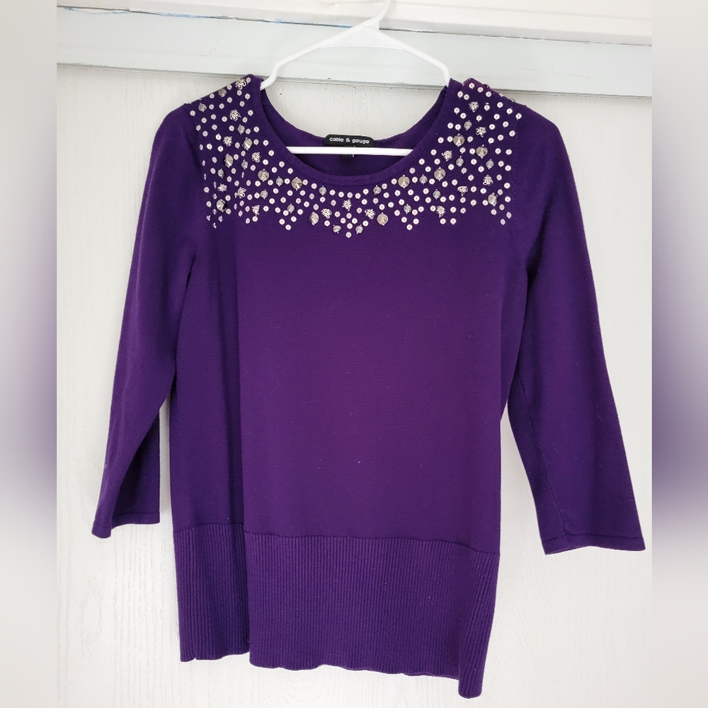 Cable and Gauge sweater top size M.